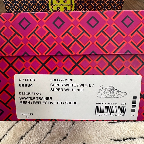 Tory Burch White Women's Sneakers
In very good condition - Picture 2 of 10